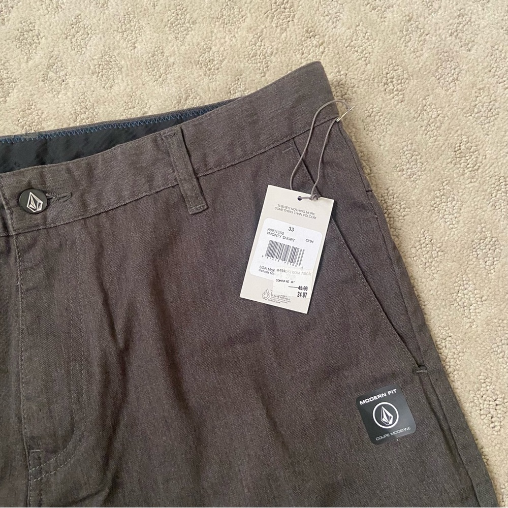 Volcom Shorts - Picture 3 of 3